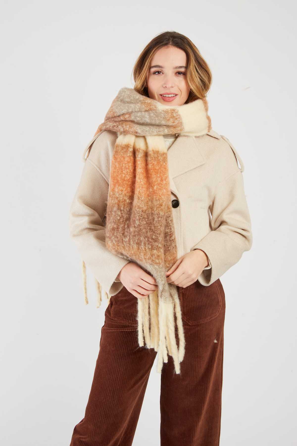 Luigia Scarf, Beige