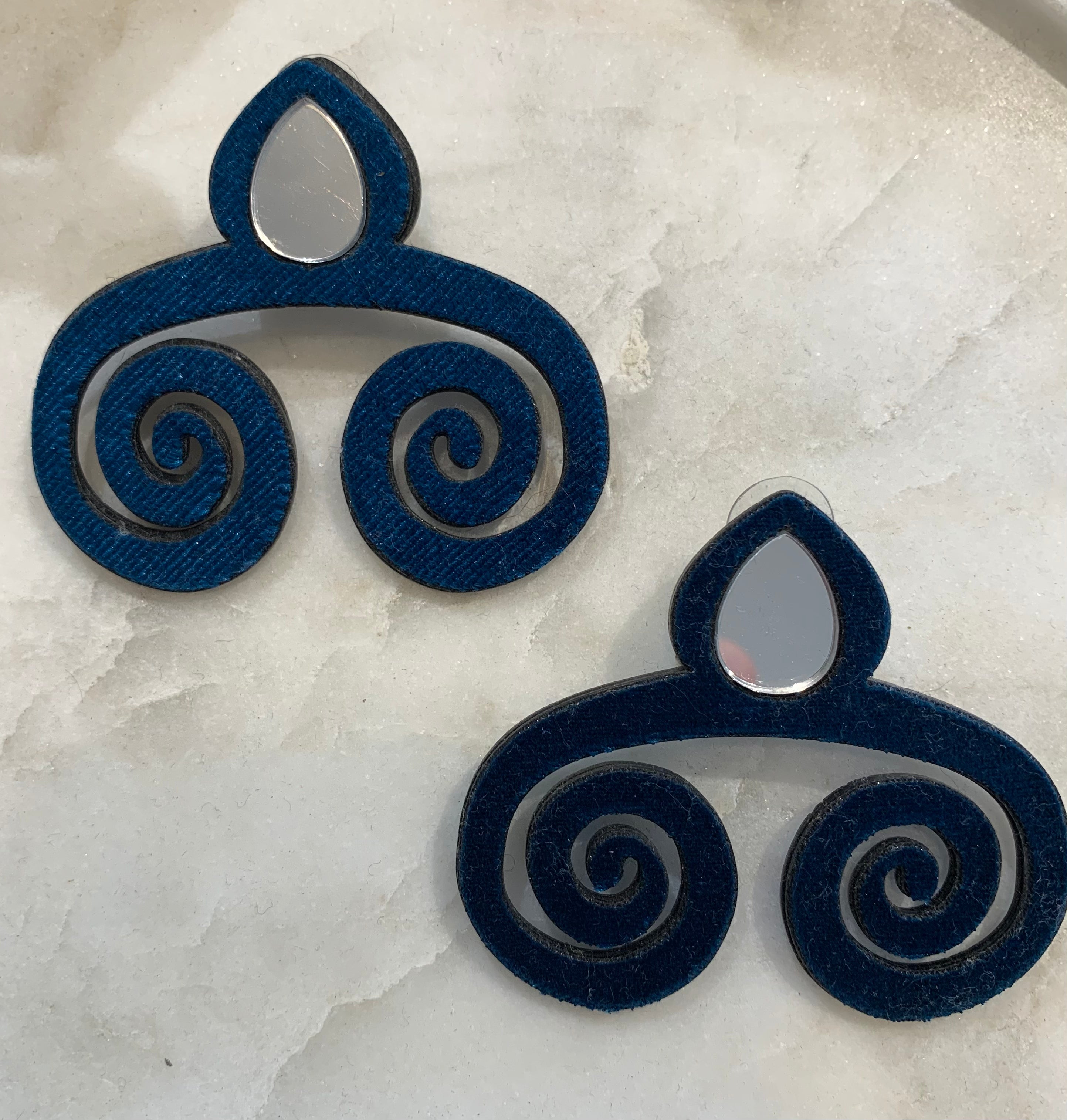 Double Spiral Earrings w/Rhinestone, Navy