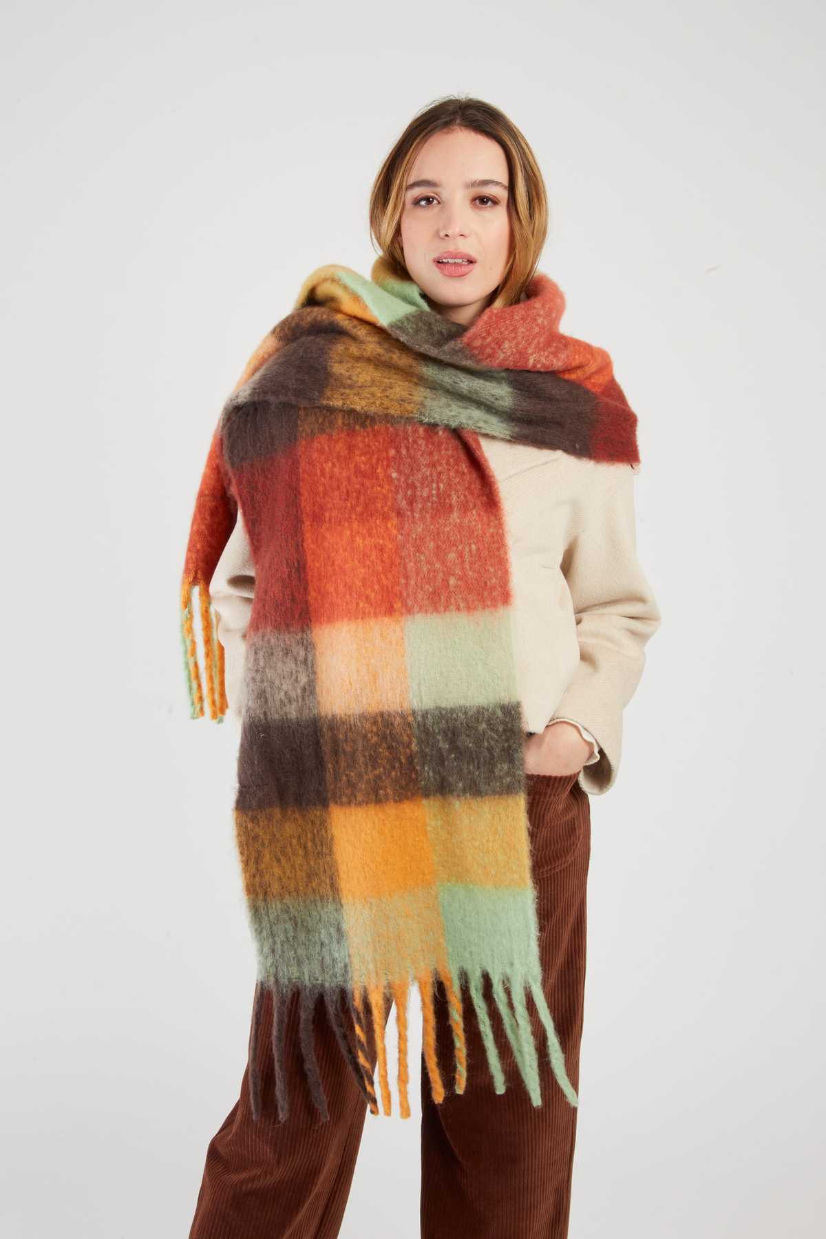 Lustica Checkered Scarf, Brown