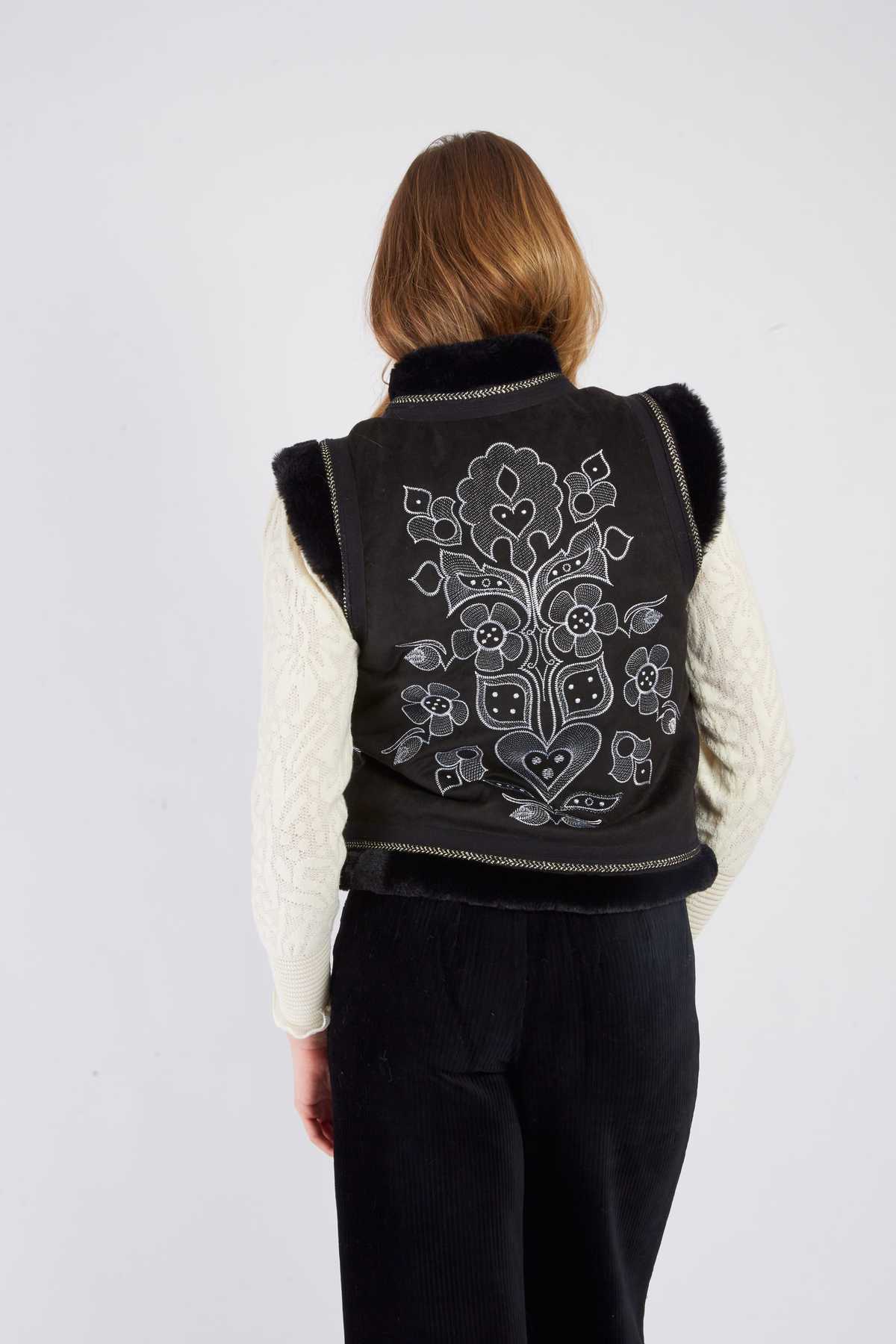 Resultat Vest, Black